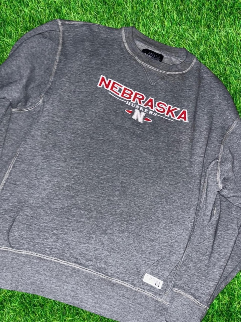 Vintage 1990s Grey and red Nebraska cornhuskers crewneck sweatshirt